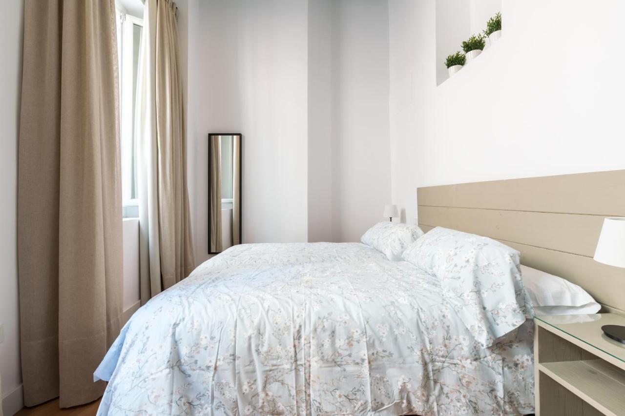 Apartamentos Leoncillos Севиля Екстериор снимка