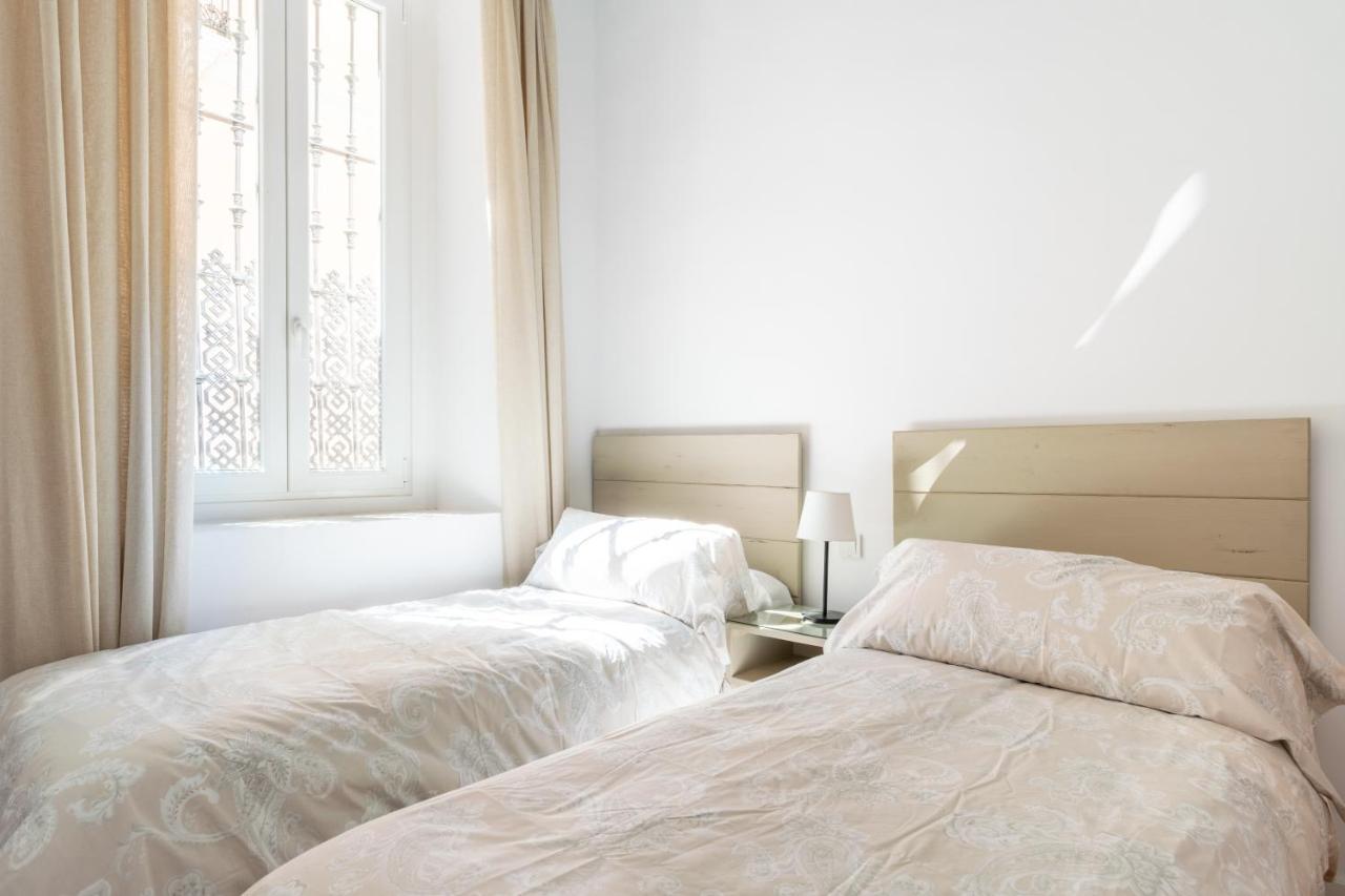 Apartamentos Leoncillos Севиля Екстериор снимка