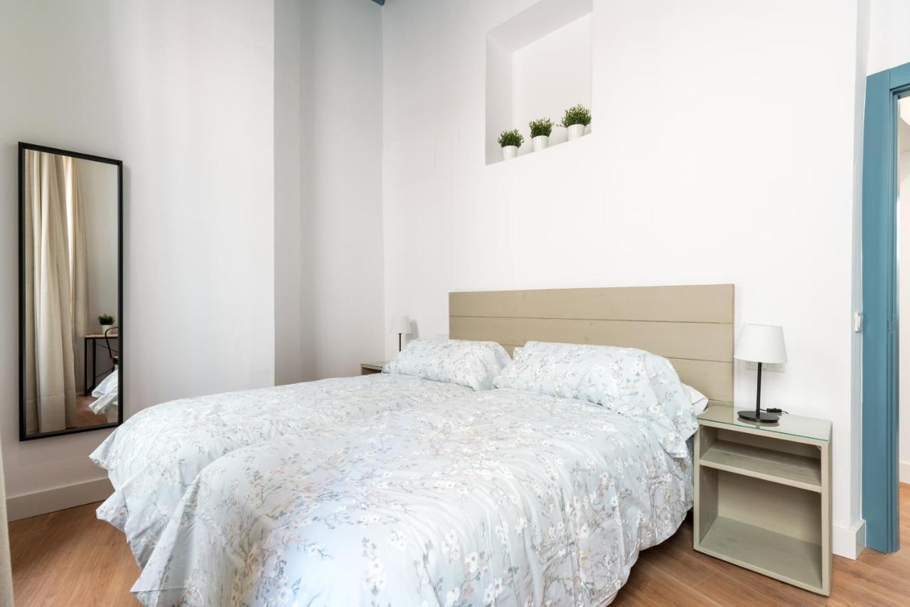 Apartamentos Leoncillos Севиля Екстериор снимка